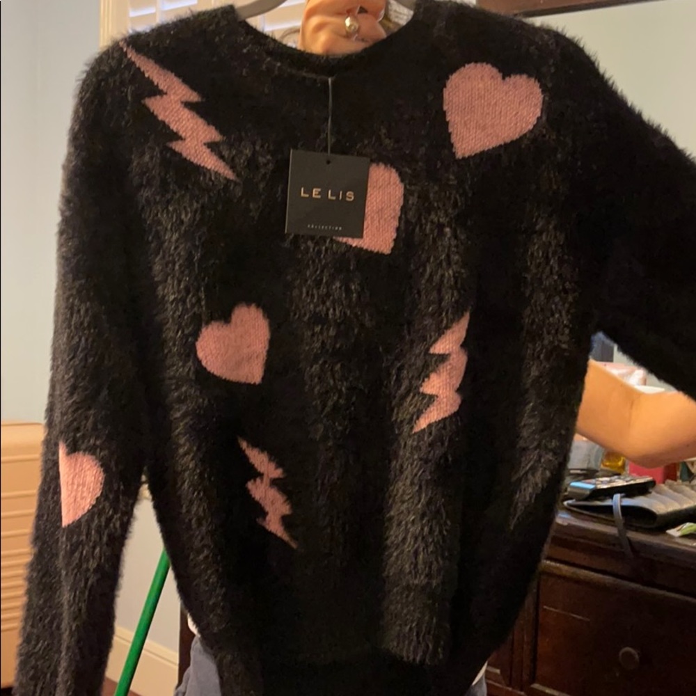 Le Lis brand new sweater.